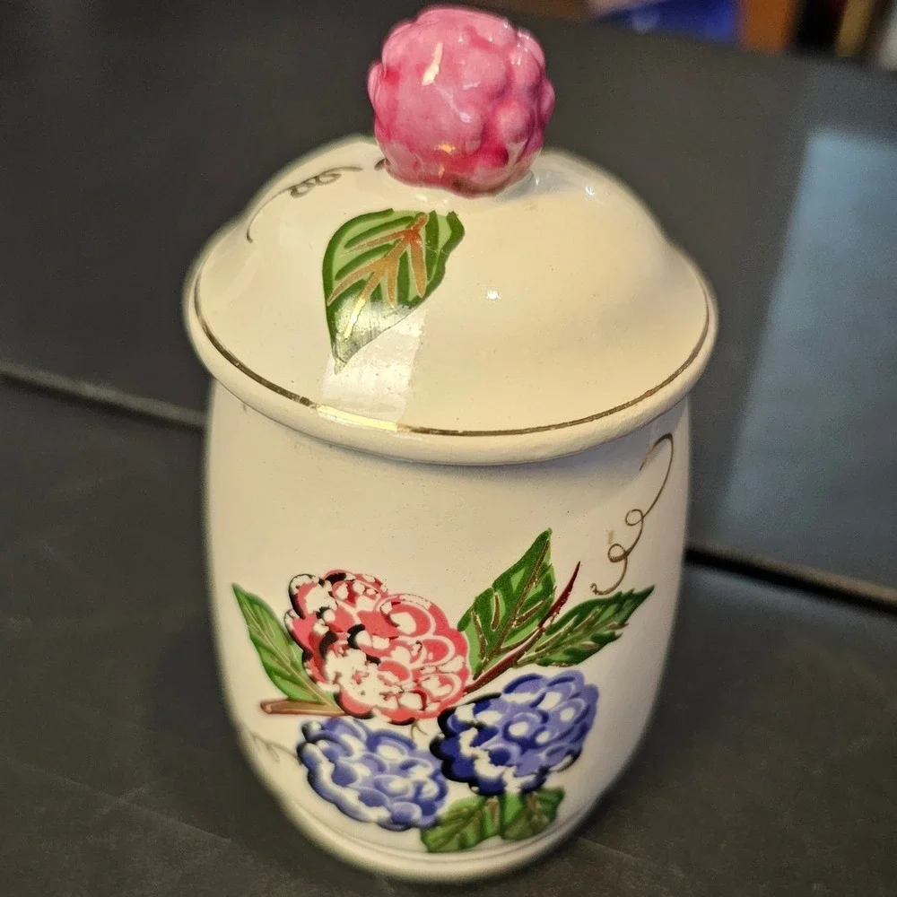N/A vintage ceramic